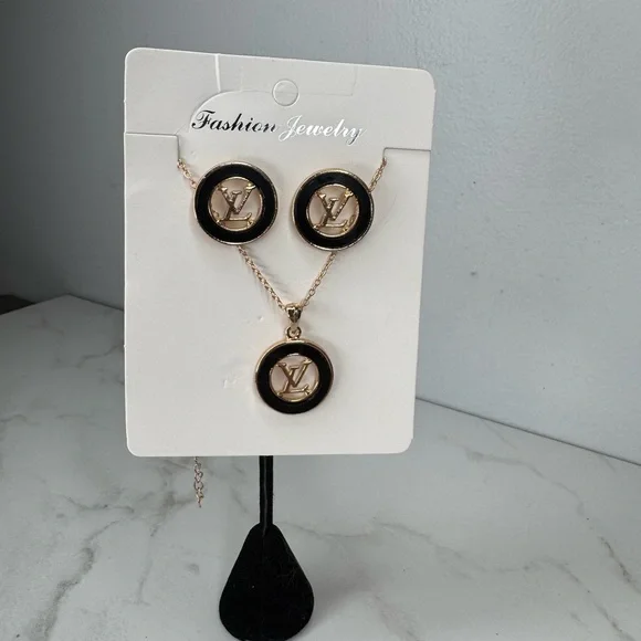 Earring & Necklace Set - Picture 4 of 12